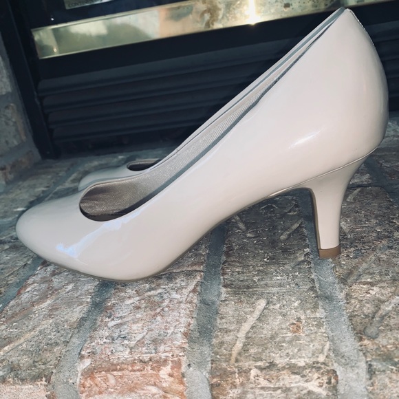 Life stride heels - Picture 4 of 6